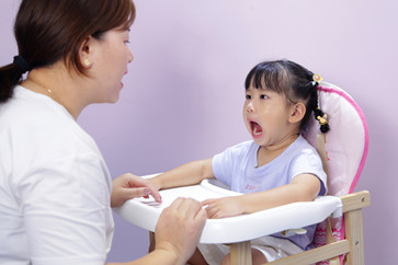 父母跟孩子說“BB”話有害嗎？
